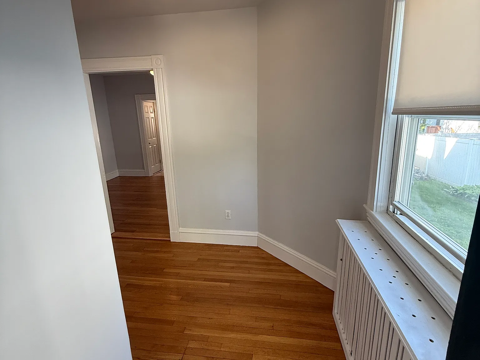 5 bed, 2.5 bath, 3000 sqft, $4,950 — Photo 2