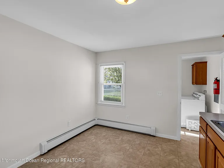 408 Newport Ave — Photo 16