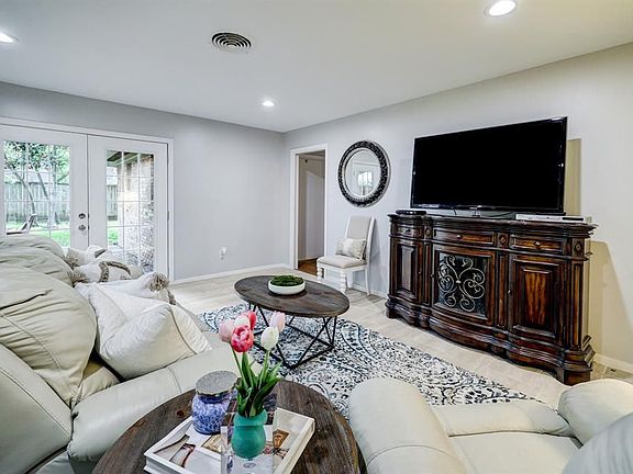 4th image of 9622 Meadowcroft Dr