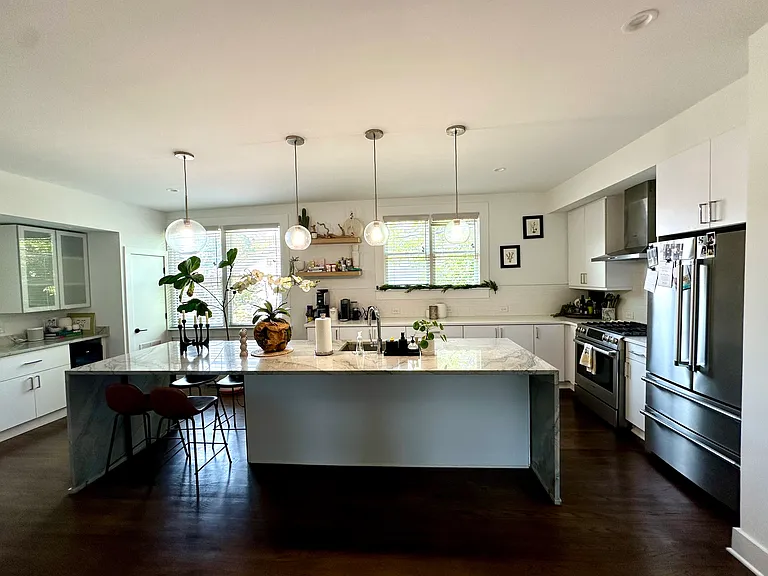 124 Peachtree Memorial Dr NW #4 — Photo 8