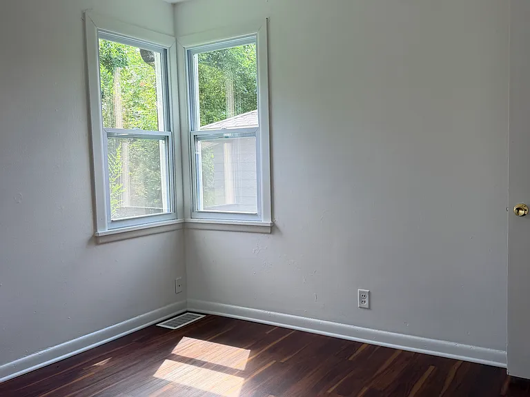 407 W 30th Ave — Photo 11