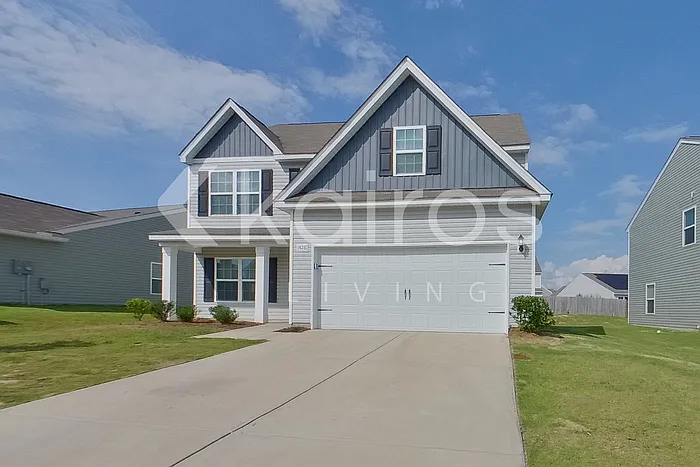 4 bed, 2.5 bath, 2358 sqft, $2,189 — Photo 3