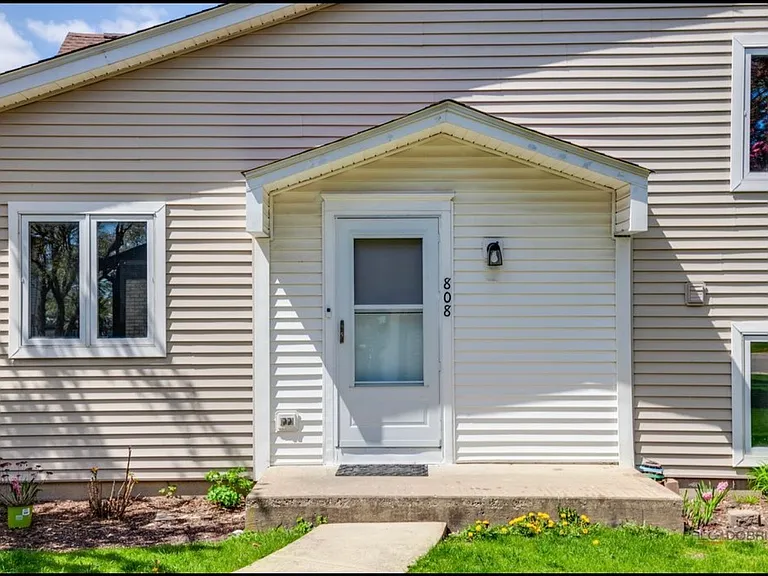 808 Inverrary Ln — Photo 1