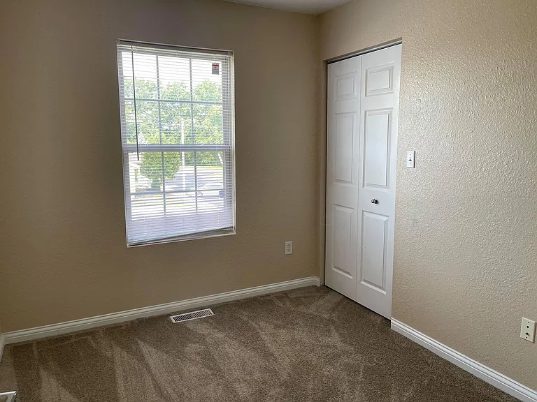 Fox Brook Apartments — Photo 28