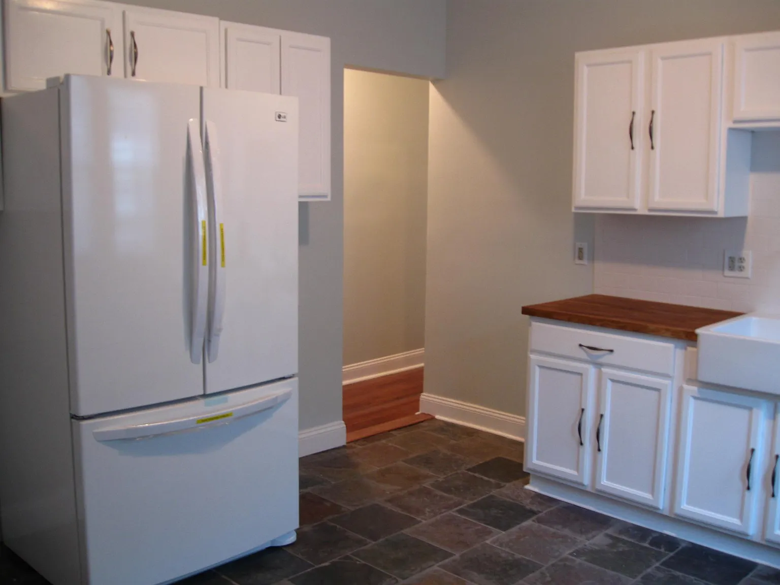 3 bed, 1800 sqft, $3,600 — Photo 2