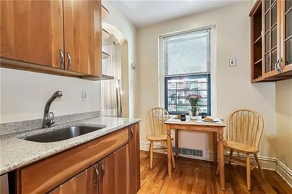 Sold by Avenue Sotheby's International Realty | media 11