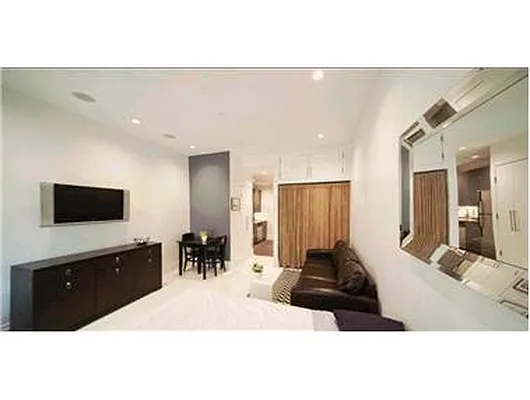 Rented by Douglas Elliman | media 21