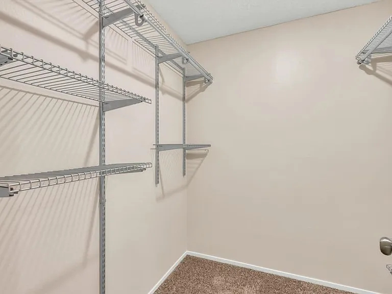 4082 Weymouth Ln — Photo 18