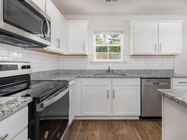 242 Carrington Dr — Photo 17