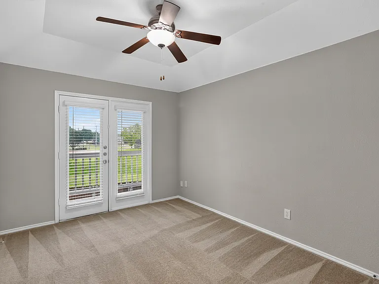 9787 Old Field Dr — Photo 43