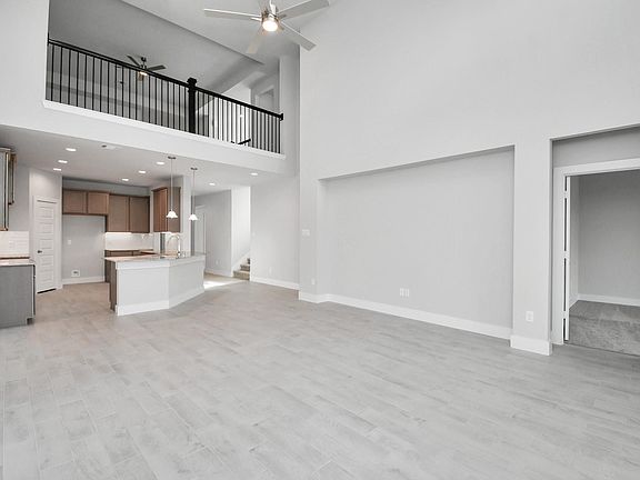 5th image of 6210 Vista View Ln