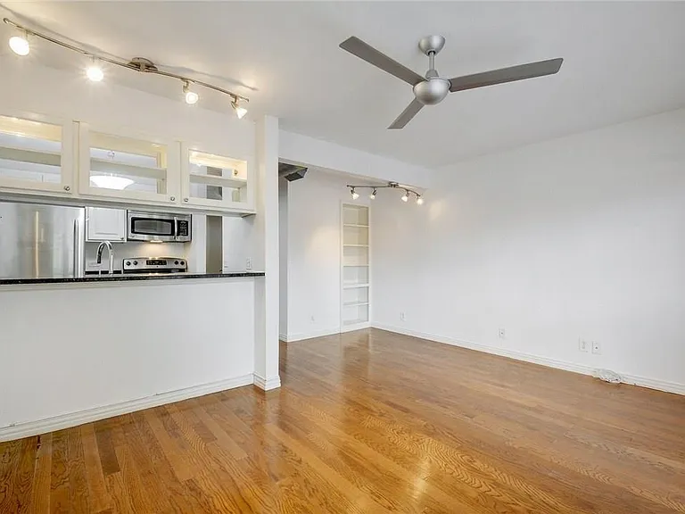 1510 W 6th St #103 — Photo 16