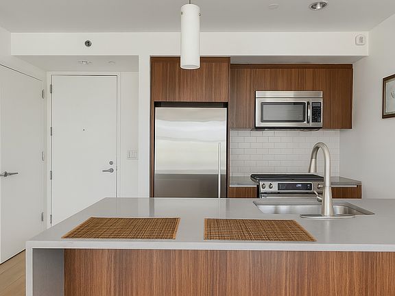 4th image of 527 51st Ave APT 3G