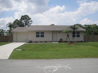 1852 SE Crowberry Dr, Port Saint Lucie, FL 34983