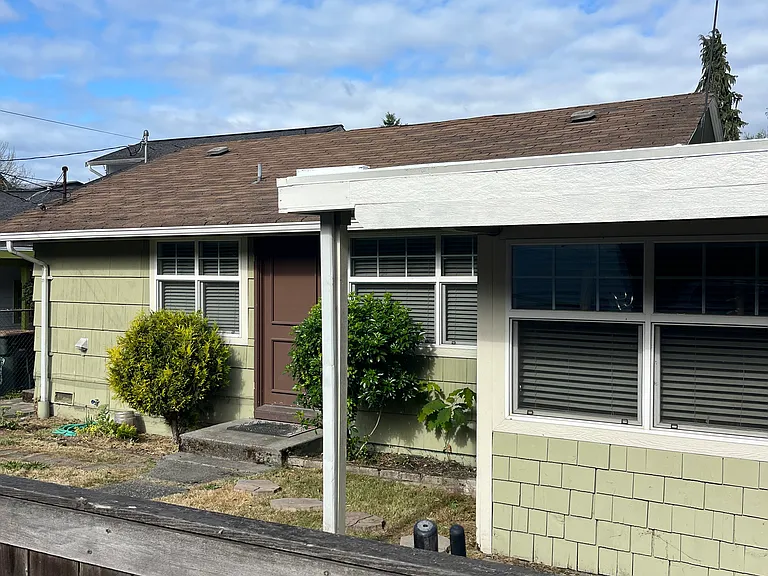1822 Martin Luther King Jr Way — Photo 1