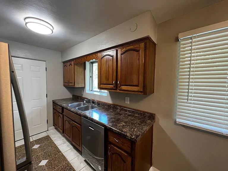 1316 Wayne St — Photo 10