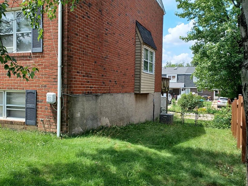 2nd image of 991 Stormont Cir