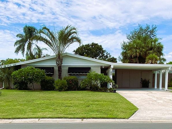 3930 E Eden Roc Cir