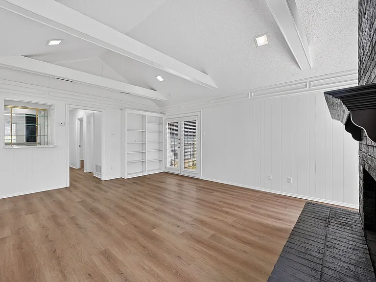 4018 Saint Christopher Ln — Photo 3