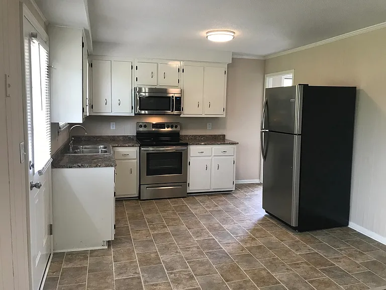 808 Bedford Dr — Photo 8