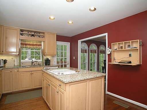 4th image of 110 Fox Grape Ln