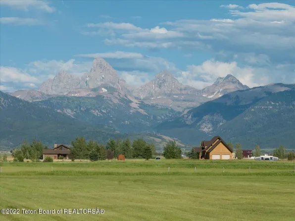 2662 Emmie Ln, Tetonia, ID 83452