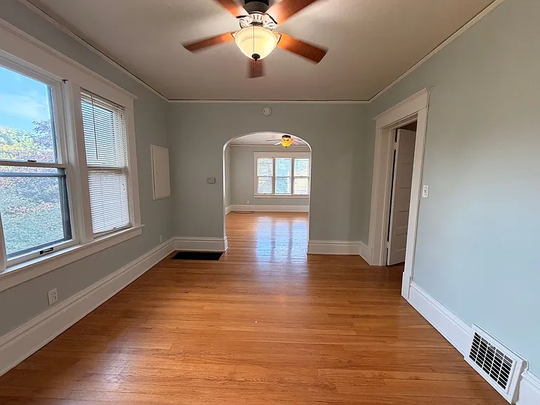254 Warren Ave SE — Photo 2