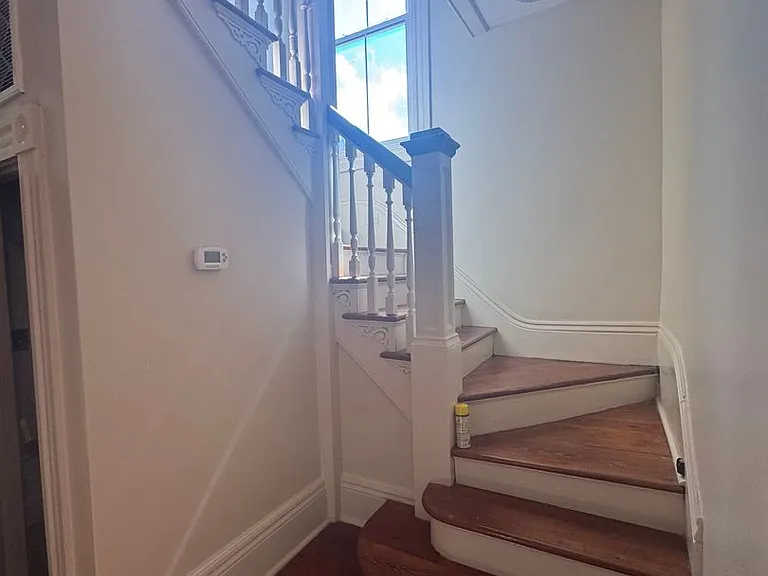 Gorgeous Two Story 3BD/2.5BA w/ Private Fenced in Backyard — Photo 11