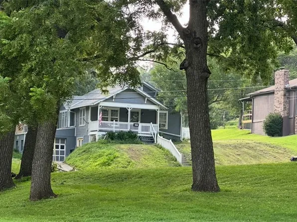 5520 S 4th St, Saint Joseph, MO 64504