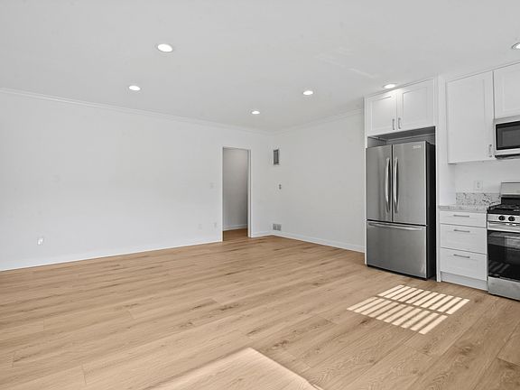 4th image of 12630 Caswell Ave APT 8