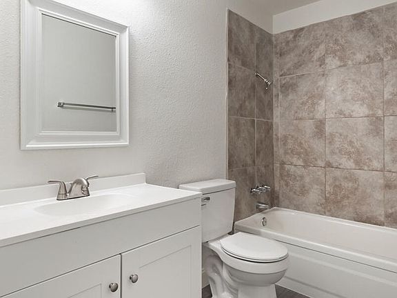 4th image of 111 W Saginaw Way #139-B