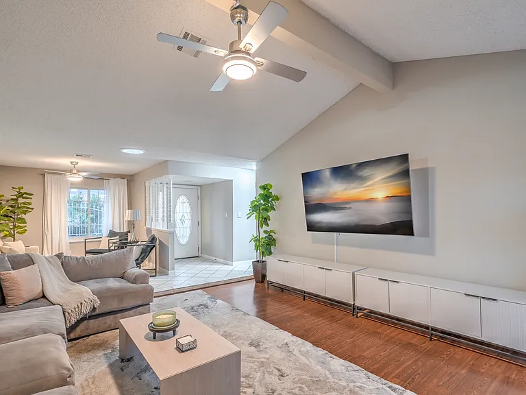 3445 Toquima Cir — Photo 37