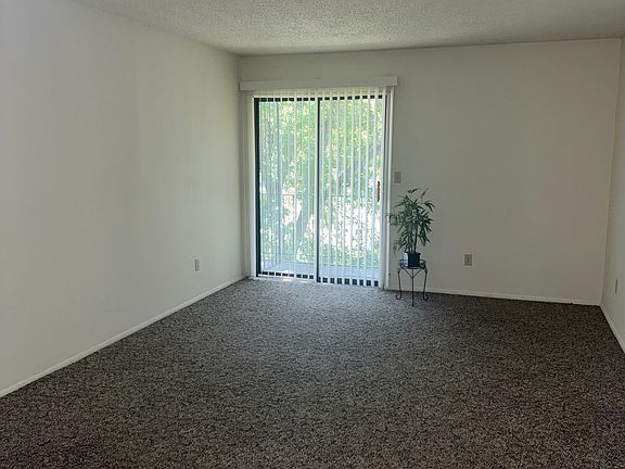 4th image of 638 S Campbell Ave #14