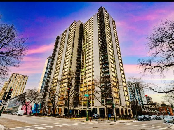 1255 N Sandburg Ter, Chicago, IL