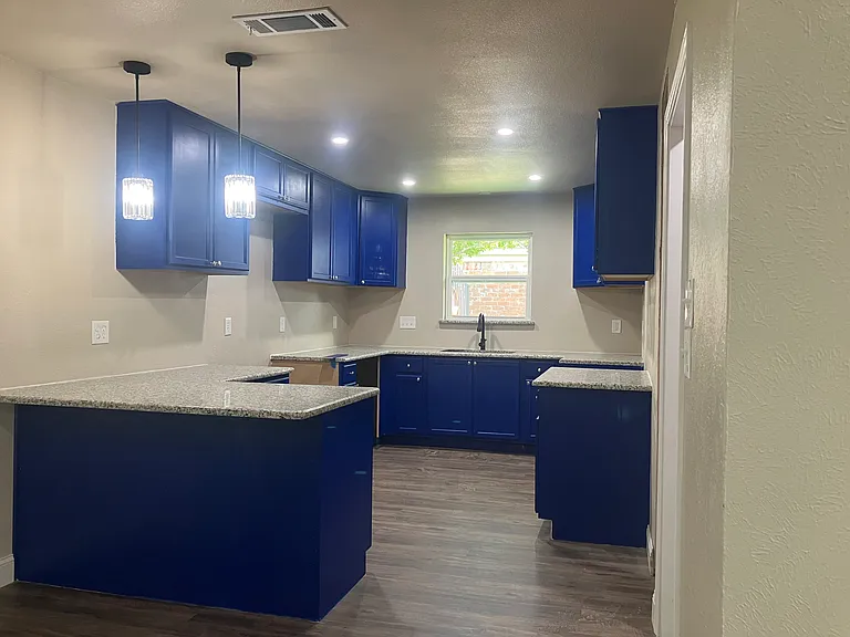2928 Cortez Dr — Photo 2
