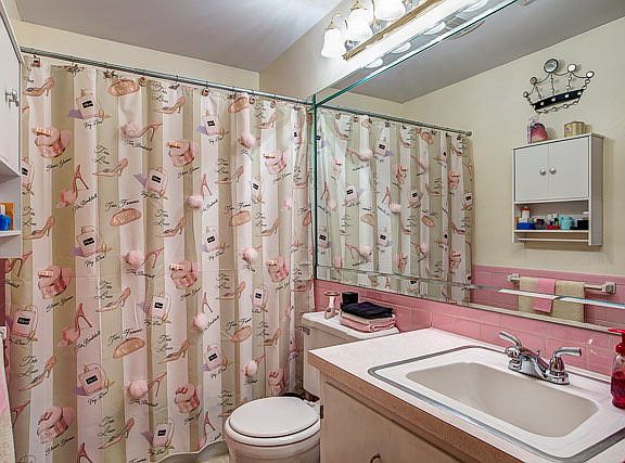 4th image of 722 Booth Ave