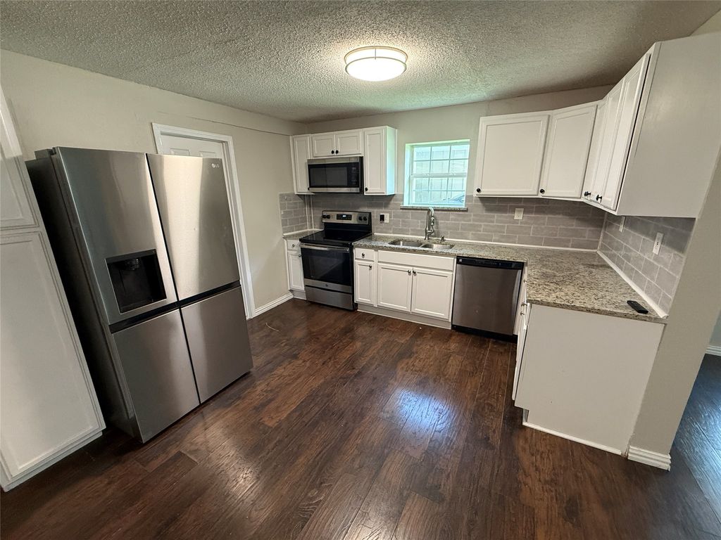 116 Griffin St, Waxahachie, TX - View 3