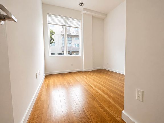 5th image of 135 Metropolitan Ave APT 3A
