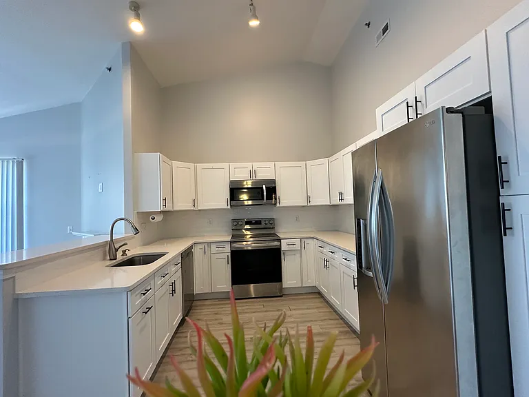 43075 Strand Dr — Photo 8