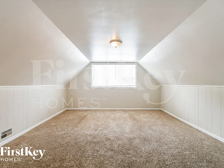 6021 E 42nd St — Photo 11