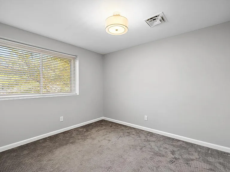 747 W Nine Mile Rd #2 — Photo 17