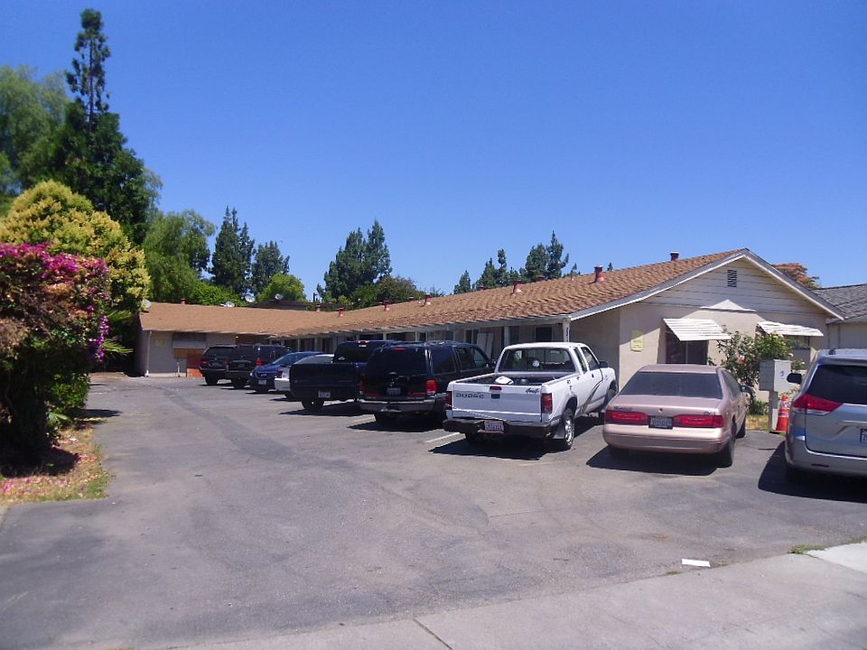 1st image of 2201 Luz Ave
