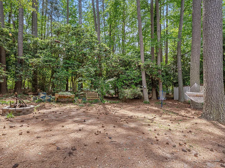 409 Northclift Dr — Photo 30
