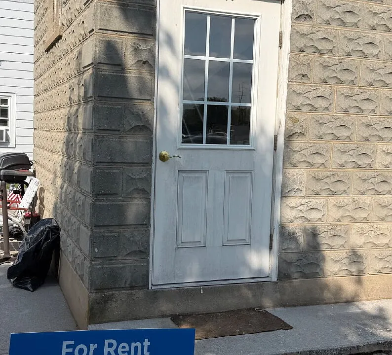 15 W 2nd St #8