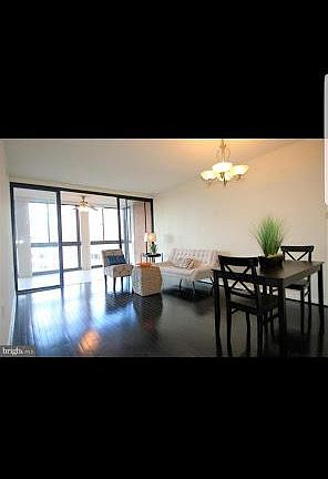 3rd image of 1001 N Randolph St APT 917