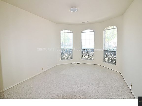 4th image of 2427 Pebblebrook Ct