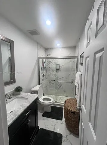 4533 SW 143rd Pl — Photo 8