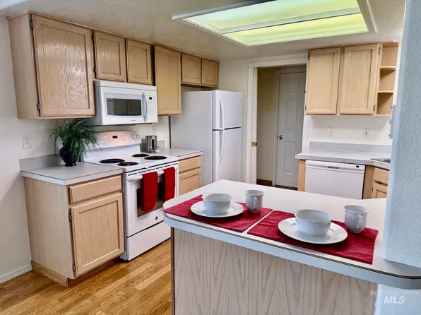 7047 W Irving Ln, Boise, ID 83704