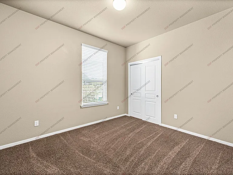 5607 Blackstone Dr — Photo 4