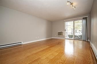 3rd image of 80 Fountain Ln APT 4